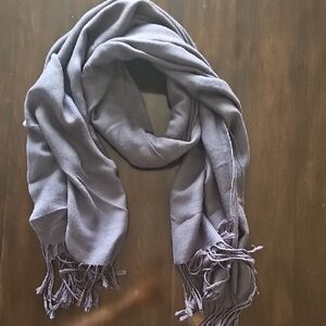 Chic Lavender Scarf with Fringe